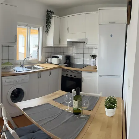 2 Bedroom Cristianos Tenerife Tamaragua